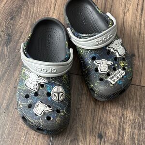 CROCS Kids' Black and Gray Star Wars Slippers C13